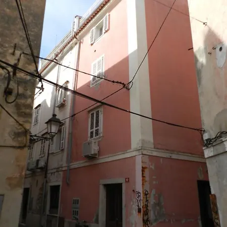 Rock - Self Check-in * Piran