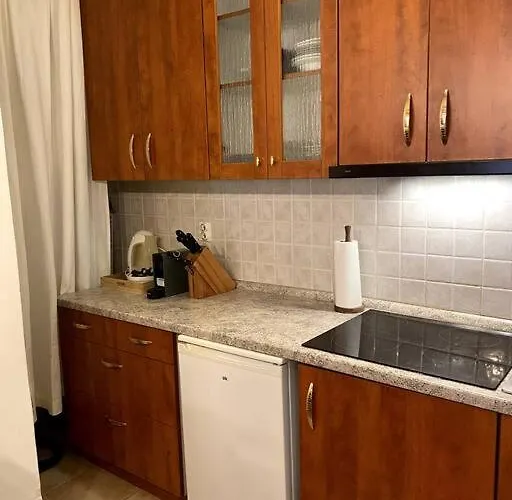 Rock - Self Check-in * Πιράν